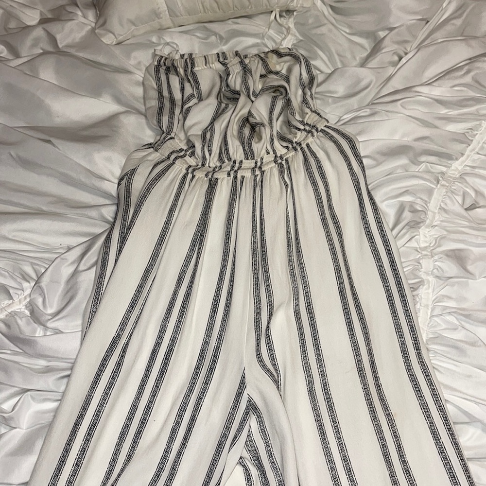 URBAN OUTFITTER STRAPLESS JUMPSUIT